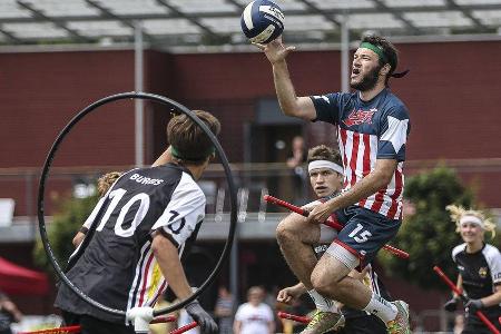 Quidditch-Spieler in Aktion.
