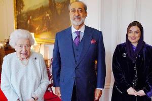 Queen Elizabeth II. empfängt den Sultan von Oman auf Schloss Windsor.