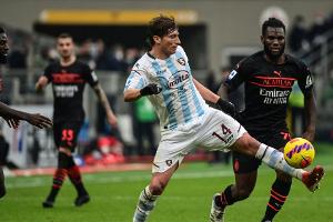 Italien: Milan erobert Tabellenführung - Eckball-Tor von Calhanoglu