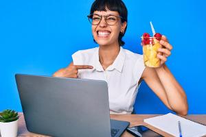 Dunkle Beeren unterstützen unsere Gehirnleistung.