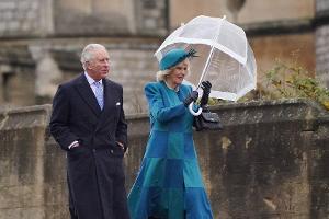 Prinz Charles und Herzogin Camilla am 1. Weihnachtsfeiertag in Windsor.
