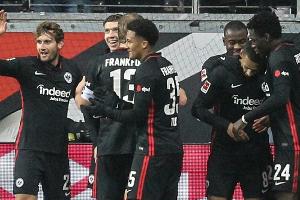 Nach frühem Schick-Doppelpack: Frankfurt dreht gegen Bayer das Spiel