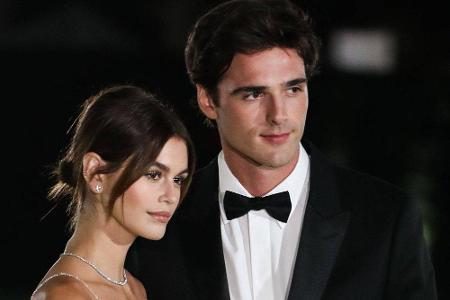 Ende September gaben Model Kaia Gerber (20) und Schauspieler Jacob Elordi (24) ihr gemeinsames Red-Carpet-Debüt. Zuvor teilt...