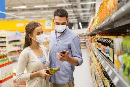 Apps können im Supermarkt helfen.