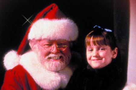 Ist Richard Attenborough der echte Weihnachtsmann? Die 1994 noch junge Mara Wilson ist voll und ganz überzeugt: Hier handelt...
