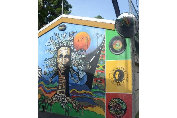 Bob Marley hat ebenfalls gleich zwei Boulevards, die nach ihm benannt wurden — einen in Kingston auf Jamaika und einen in Ne...