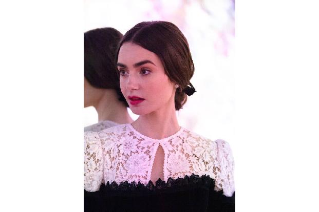 Lily Collins hat sich gleich mehrfach in der Gegenwart von Royals daneben benommen, wie sie kürzlich in einer US-Talkshow be...