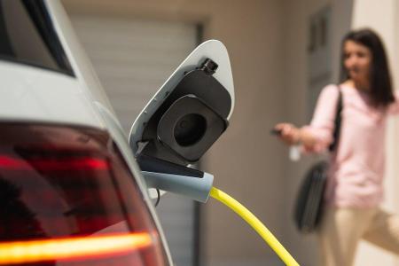 Die Innovationsprämie zur Förderung von Elektrofahrzeugen wird bis Ende 2022 verlängert. Will heißen: Auch im nächsten Jahr ...