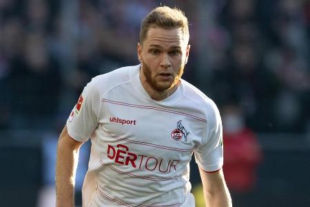 Sah früh nach einem Tritt gegen Wolf die Gelbe Karte (11.). Musste sich in der Folge zurückhalten und agierte in den Zweikäm...