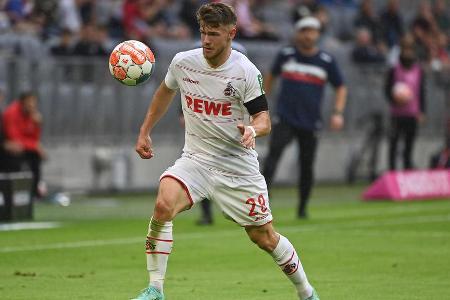 Versuchte es früh per Direktabnahme, brachte aber nicht genug Druck hinter den Ball (9.). Blieb auf dem linken Flügel ohne d...