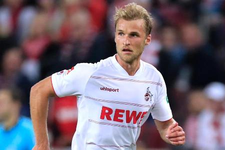 Nur wenige Minuten nach seiner Einwechslung mit einer Top-Gelegenheit, Akanji blockte sieben Meter vor dem Tor im letzten Mo...