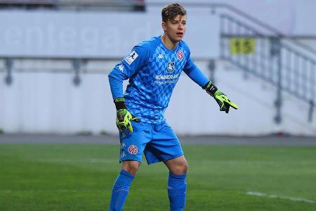 Zumindest eine Chance wird sich Dahmen in Mainz erhofft haben, nachdem er die U21 im Sommer zum EM-Titel 'hielt'. Doch darau...