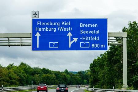 Bremen: In der Weserstadt war Tanken Mitte Oktober am kostspieligsten: 1,725 Euro für einen Liter E10 und 1,597 Euro für ein...