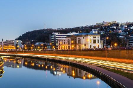 Saarland: In und um Saarbrücken liegt der Durchschnittspreis für E10 im Oktober bei 1,675 Euro. Diesel schlägt mit 1,566 Eur...
