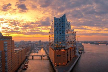 Hamburg: In der Hansestadt schlägt ein Liter E10 mit 1,659 Euro zu Buche. Beim Diesel ist Hamburg sogar am günstigsten: 1,54...