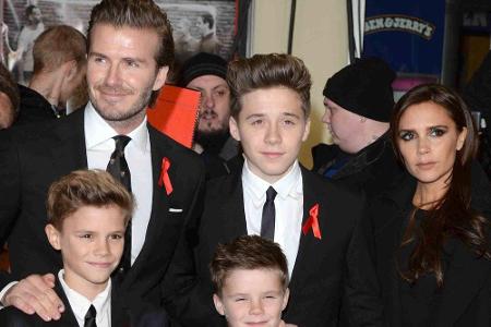 David und Victoria Beckham mit ihren Söhnen Brooklyn, Cruz und Romeo vor wenigen Jahren. So erwachsen sind ihre Kids heute...