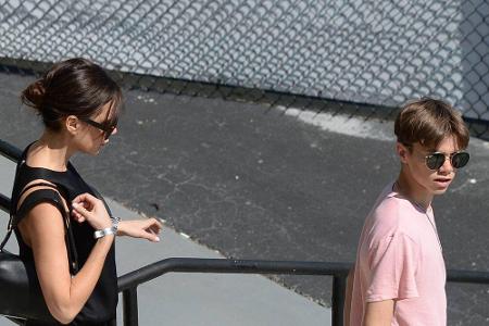 Cruz Beckham hat inzwischen den Karriereweg seiner Mutter eingeschlagen und sich der Musik gewidmet. 2016 veröffentlichte er...