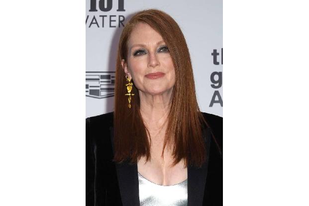 Julianne Moore schaute vorbei, um einen der Awards zu überreichen. Der Performer Tribute Award für ihre Gesamtarbeit ging an...