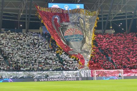 Platz 9: SL Benfica - 375 Punkte (244 Spiele)