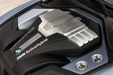 BMW_V8-Twin-Turbo X6 Active Hybrid 2010