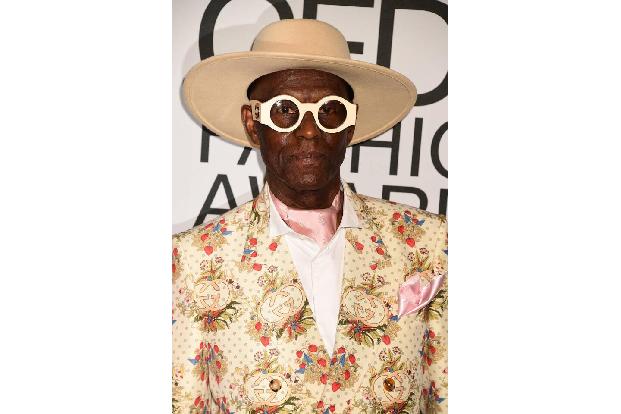 Dapper Dan dürfte sich ebenfalls über eine Auszeichnung freuen: Der Rapper erhielt den Geoffrey Beene Lifetime Achievement A...