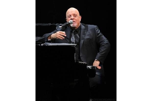 Billy Joel hingegen brauchte drei Jahre, um sich von einer beidseitigen Hüft-OP zu erholen. Die sei mit 61 nötig gewesen, we...