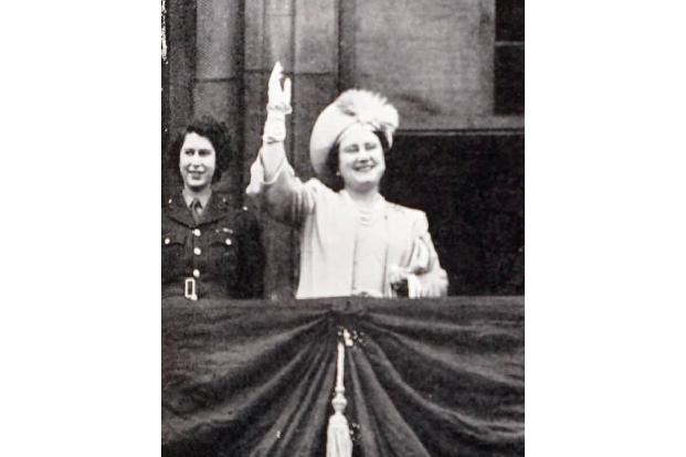 Sie ist wohl eine der ältesten Hüft-OP-Patientinnen: Die Queen Mum, Mutter von Queen Elizabeth II, ließ sich im Alter von 97...