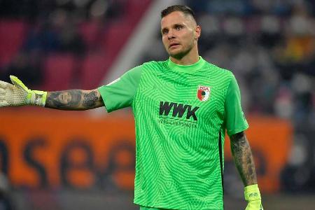 Sorgte für einen kurzen Schreckmoment, als er einen Rückpass durchrutschen ließ, der knapp neben dem Pfosten ins Aus trudelt...