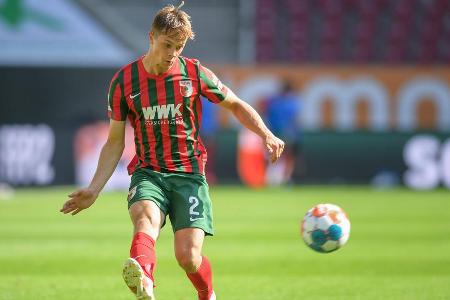 Bekam in der Defensive erstaunlich wenig zu tun, weil sich sein direkter Gegenspieler Sané häufig ins Zentrum fallen ließ. P...