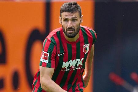 Hatte auf dem rechten Flügel wenig vom Spiel, weil der FCA meist über die andere Seite umschaltete. Traf in den wenigen Akti...