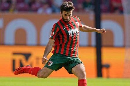 Es dauerte nur wenige Sekunden bis zu Moráveks ersten wichtigen Balleroberungen im Zentrum. Behielt auch sonst die nötige Üb...