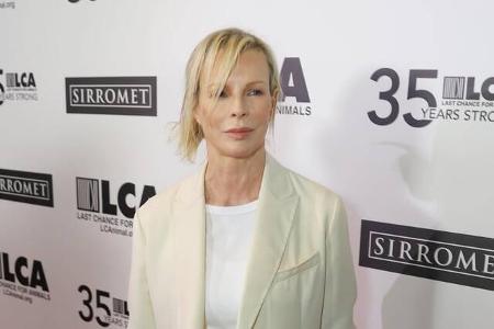 Kim Basinger dachte sich 1989, dass es eine gute Idee war, gleich eine ganze Stadt für zwanzig Millionen zu kaufen, um darau...