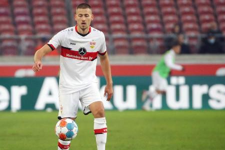 Konnte sich bei den Angriffen der Bayern nicht immer in die richtige Position bringen und brach später komplett zusammen. St...