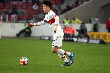 Agierte im Zentrum fleißig und sammelte viele Ballkontakte. Konnte das Spiel seiner Mannschaft aber nur selten prägen. Im Vo...