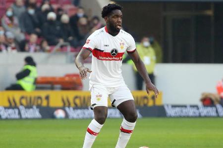 Versuchte, das Spiel mit langen Bällen schnell zu machen. War in diesen Momente aber zu wechselhaft. Hielt mit guter Zweikam...