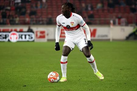 Wurde auf der rechten Seite bei fast jedem Angriff gesucht. Verschaffte sich durch seine Dribblings zumindest vereinzelt Pla...