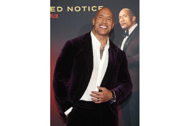 Darüber hinaus durfte sich der zurzeit wohl angesagteste Hollywoodstar noch über einen Ehrenpreis als 'People's Champion' fr...