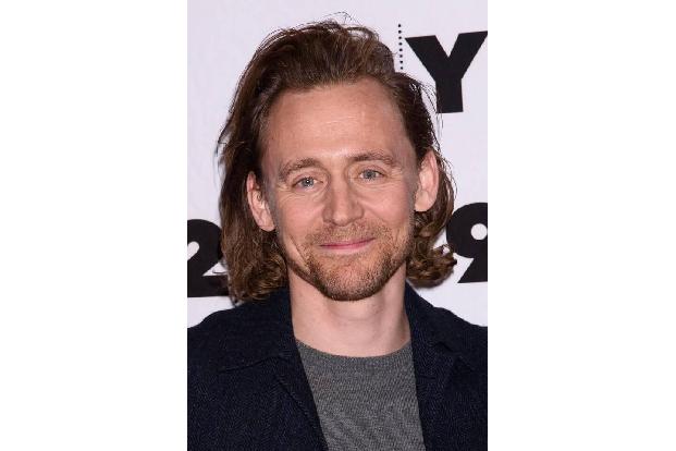 Neben Stars der großen Leinwand werden auch TV-Produktionen und ihre Darsteller ausgezeichnet. Hier machte Tom Hiddleston da...