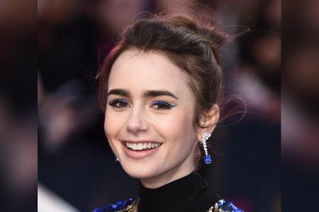 Schauspielerin Lily Collins und Charlie McDowell gaben sich am 4. September das Jawort. Die Tochter von Phil Collins hatte i...
