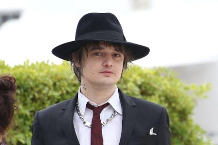 Kurz nachdem die Verlobung bekannt wurde, kamen bereits die Hochzeitsfotos. Skandalrocker Pete Doherty ist seit September un...