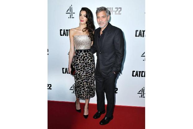 ...George Clooney (hier mit seiner Frau Amal) geht es ähnlich. Auch er hat mit den sozialen Medien nichts am Hut. Warum? Ang...
