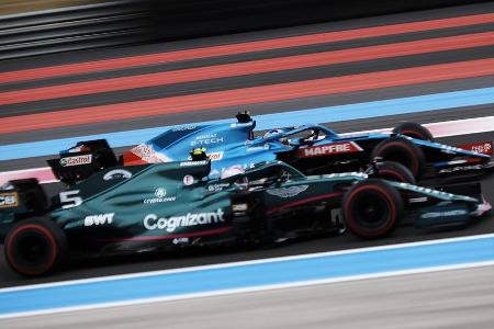Alonso wollte gerade eine schnelle Runde beenden, um sich für das Q3 zu qualifizieren, da stand Vettel in der letzten Kurve ...