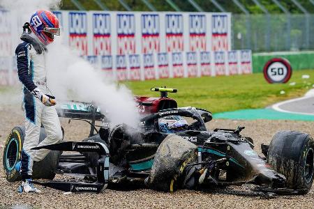 In Imola lieferten sich Valtteri Bottas und George Russell ein hartnäckiges Duell, das in eiinem heftigen Unfall endete. Bot...