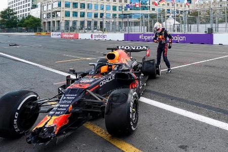 Beim GP in Baku kam es gleich zu zwei gefährlichen Reifenplatzern. Sowohl Lance Stroll als auch Max Verstappen platze jeweil...