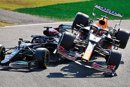 Der Titelkampf spitzte sich zunehmend zu. In Monza gerieten Hamilton und Verstappen nach einem Boxenstop des Briten in der e...