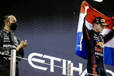 Aufgrund eines Crashs von Latifi befanden sich die Piloten bis zur vorletzten Runde hinter dem Safety Car. Rennleiter Masi o...