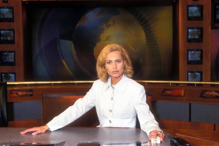 Moderatorin Katja Burkard im RTL Studio 1999