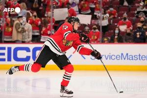 NHL: Talent Reichel feiert erfolgreiches Debüt für Chicago