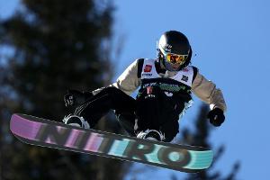 Snowboarder Höflich springt aufs Podium