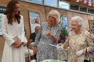 Herzogin Kate, Herzogin Camilla und die Queen im Juni 2021 in Cornwall.